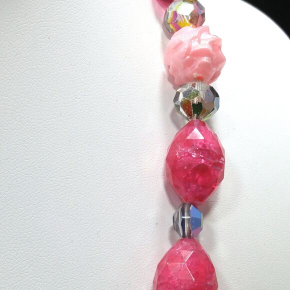 Vintage Pink Lucite Crystal Beaded Necklace, Aurora Borealis, Molded Beads - Picture 5 of 10